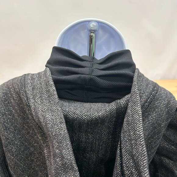Lululemon Women's Daily Practice Full Zip Hooded Jacket Herringbone Gray Size 6 - Picture 10 of 16
